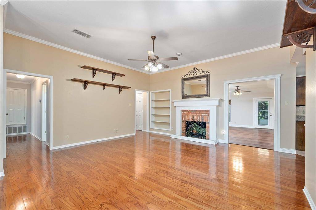 203 Lori Lane, Brownwood, TX 76801