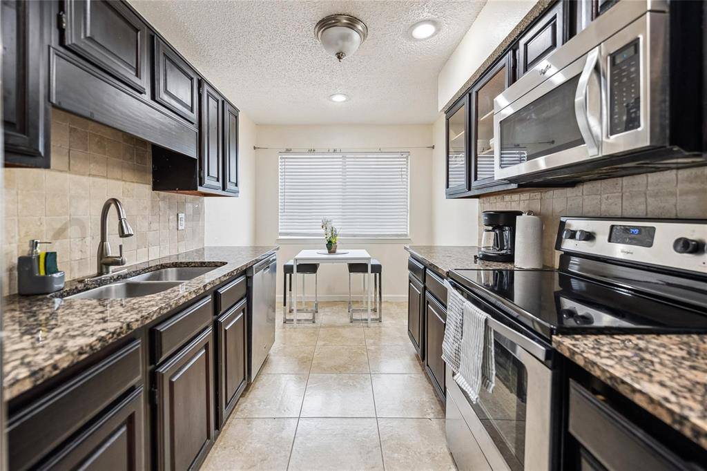 655 Cimarron Trail #655, Irving, TX 75063