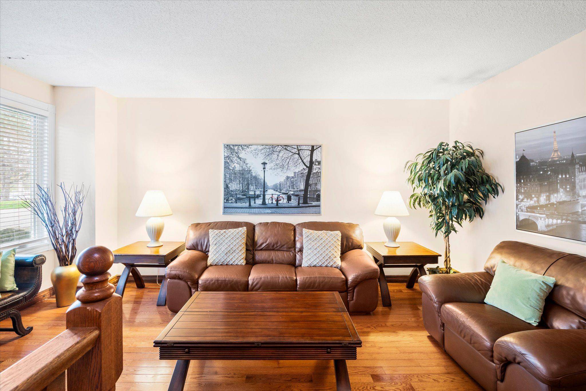 203 Jones RD, Hamilton, ON L8E 5J4