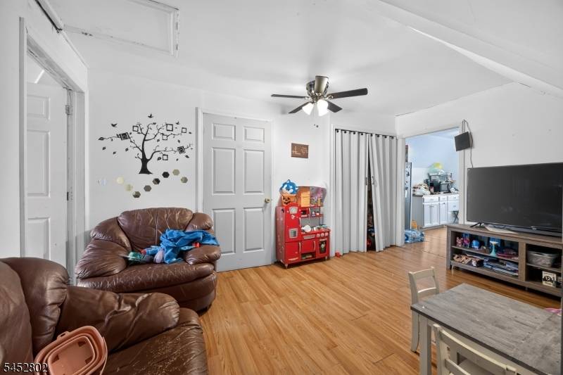 128 Ackerman Ave, Clifton City, NJ 07011