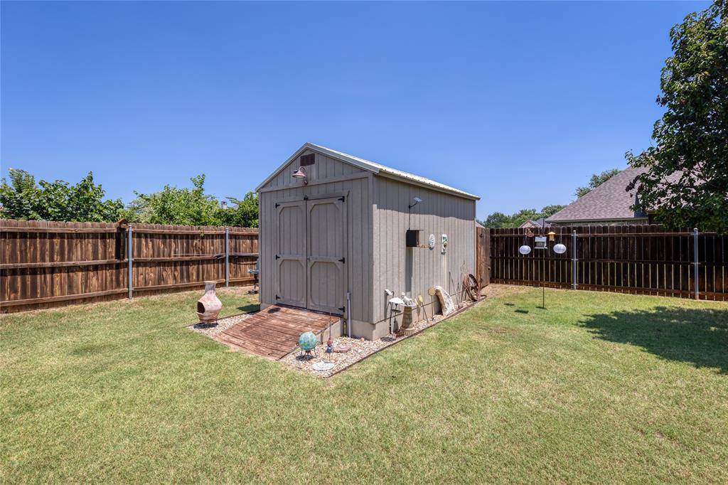 2821 Willow Ridge Circle, Granbury, TX 76049