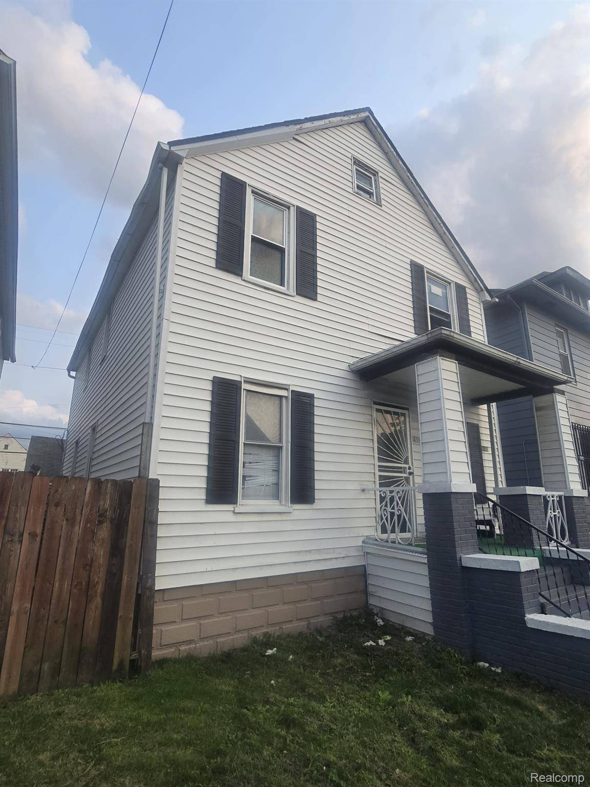 2960 Jacob ST, Hamtramck, MI 48212