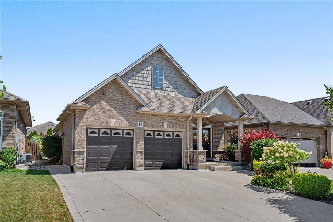 12 Silverwood AVE, Welland, ON L3C 0B7