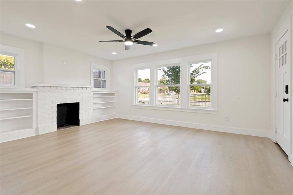 2450 Emmett Street, Dallas, TX 75211