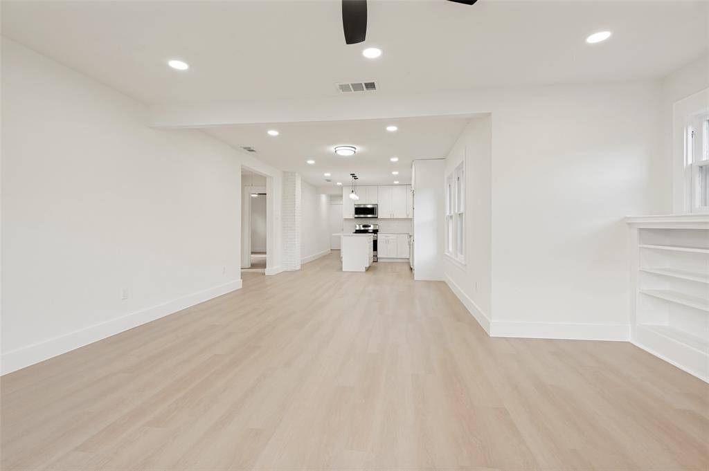 2450 Emmett Street, Dallas, TX 75211
