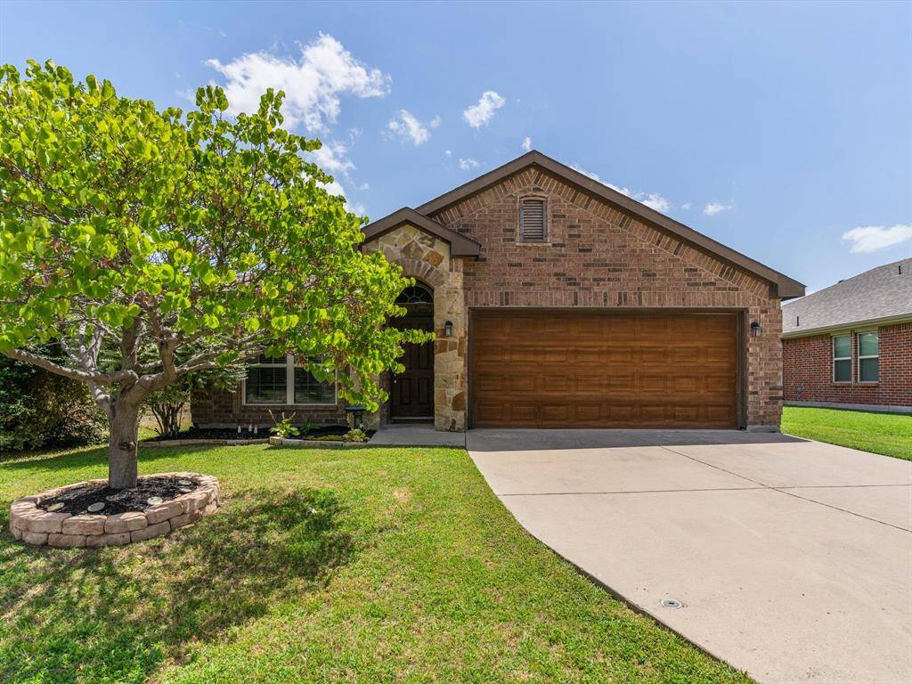 9805 Osprey Drive, Fort Worth, TX 76108