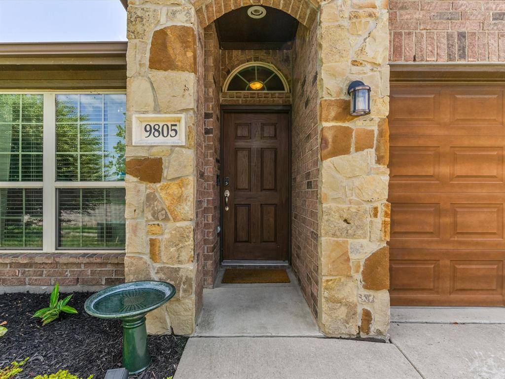 9805 Osprey Drive, Fort Worth, TX 76108