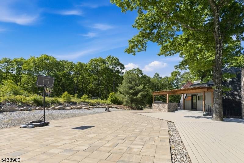 224 Holland Mt Rd, Jefferson Twp., NJ 07438
