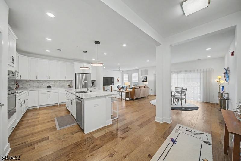 13 Whitney Ave #13, Morris Plains Boro, NJ 07950