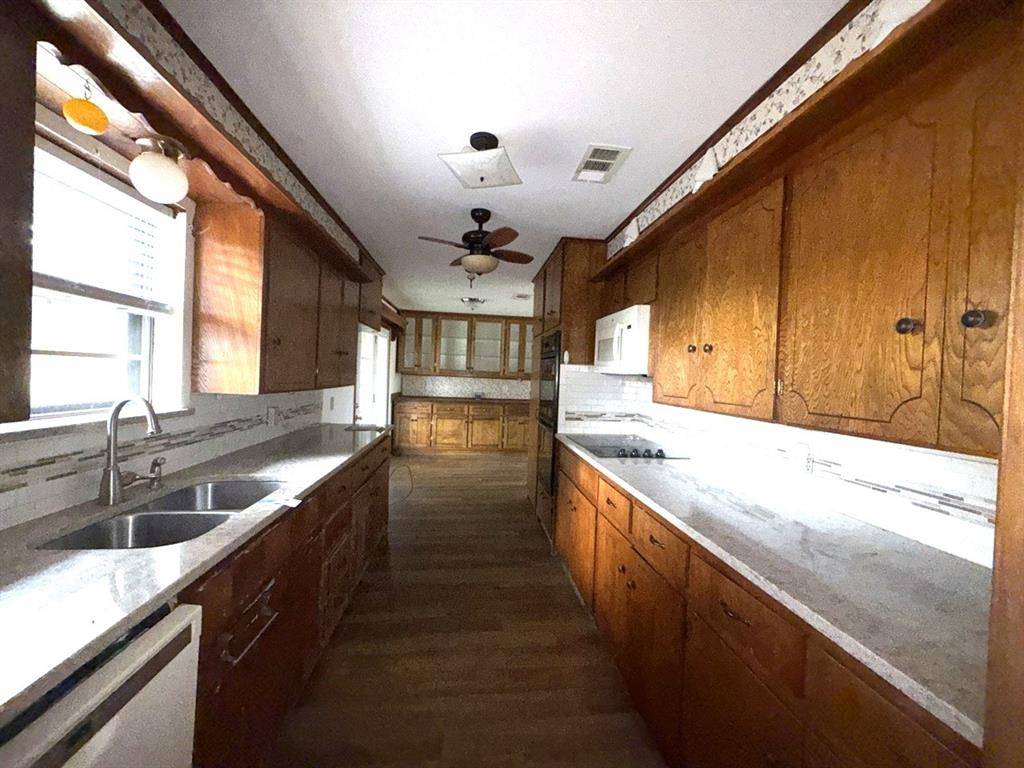 150 Lazy Way, Fairfield, TX 75840