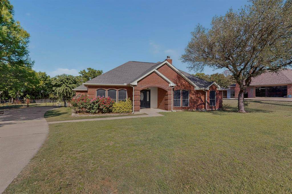 2601 Trail Tree Court, Burleson, TX 76028