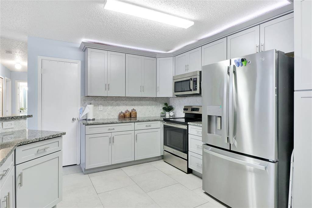 7544 Arbor Hill Drive, Fort Worth, TX 76120
