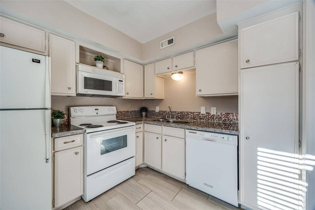 10532 Stone Canyon Road #209, Dallas, TX 75230