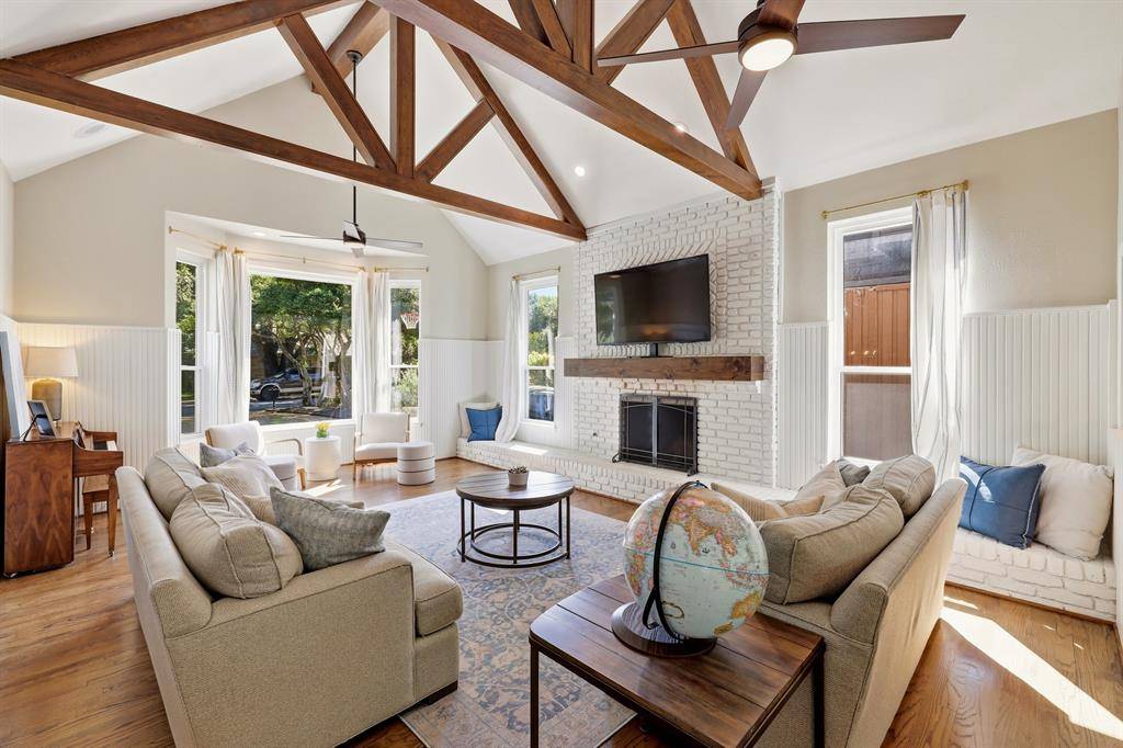 8814 Sanshire Avenue, Dallas, TX 75231