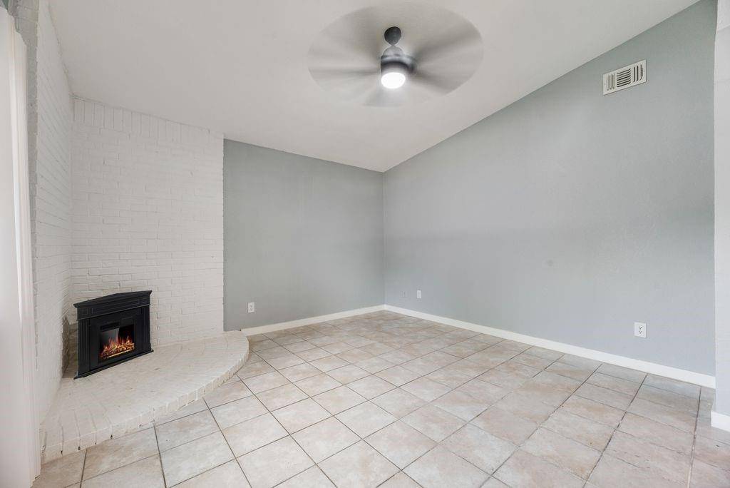 1512 Sherman Street, Arlington, TX 76012