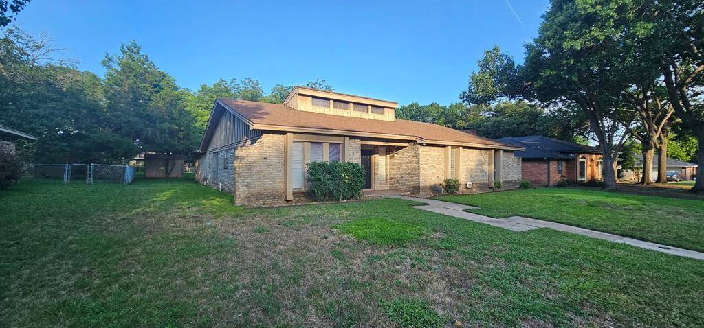 1204 Laurie Avenue, Desoto, TX 75115