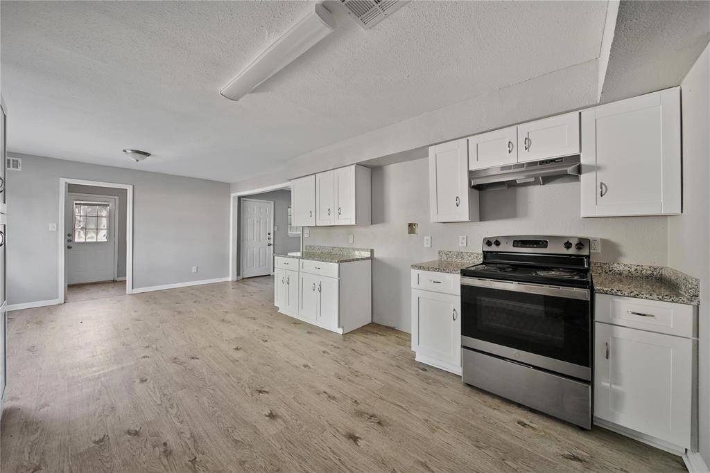 10071 Woodhollow Drive, Conroe, TX 77385