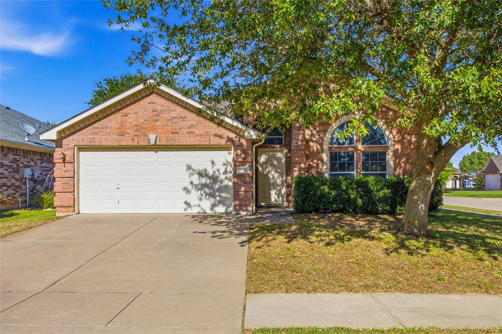 8377 Edgepoint Trail, Fort Worth, TX 76053