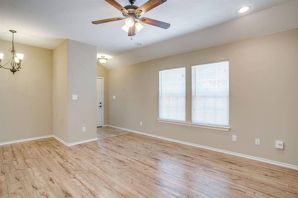 719 Harness Trail, Granbury, TX 76049