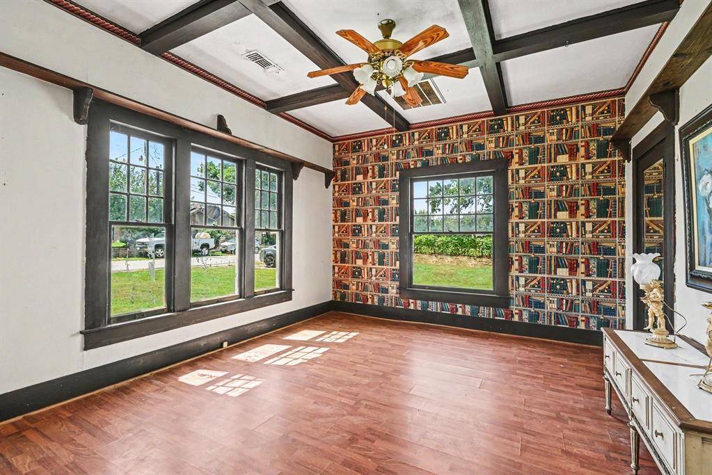 313 S Oak Street, Boyd, TX 76023
