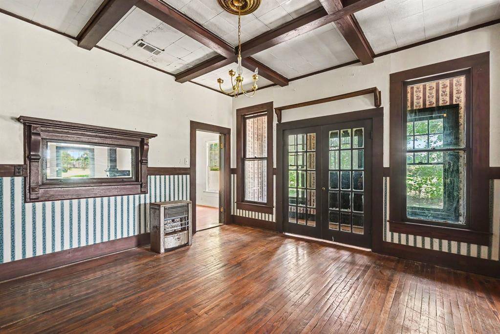 313 S Oak Street, Boyd, TX 76023