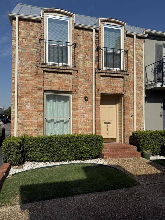 9825 Park Lane Court, Dallas, TX 75220