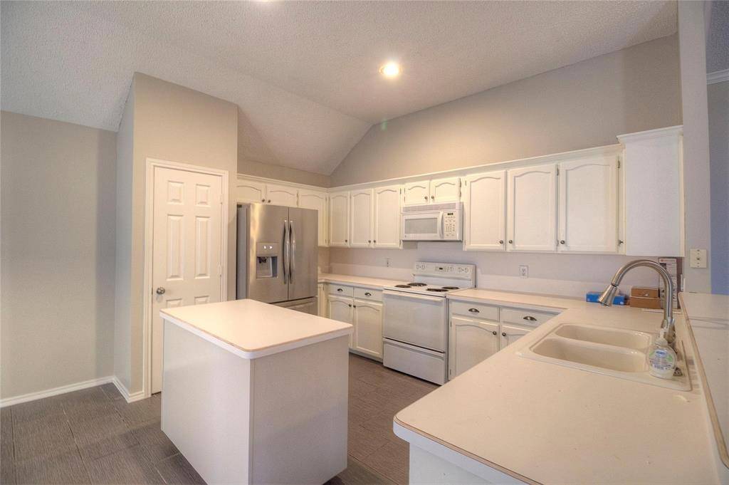 7409 Glen Drive, Watauga, TX 76148