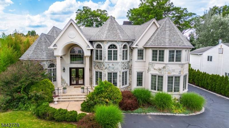 16A Cheri Ln, Fairfield Twp., NJ 07004