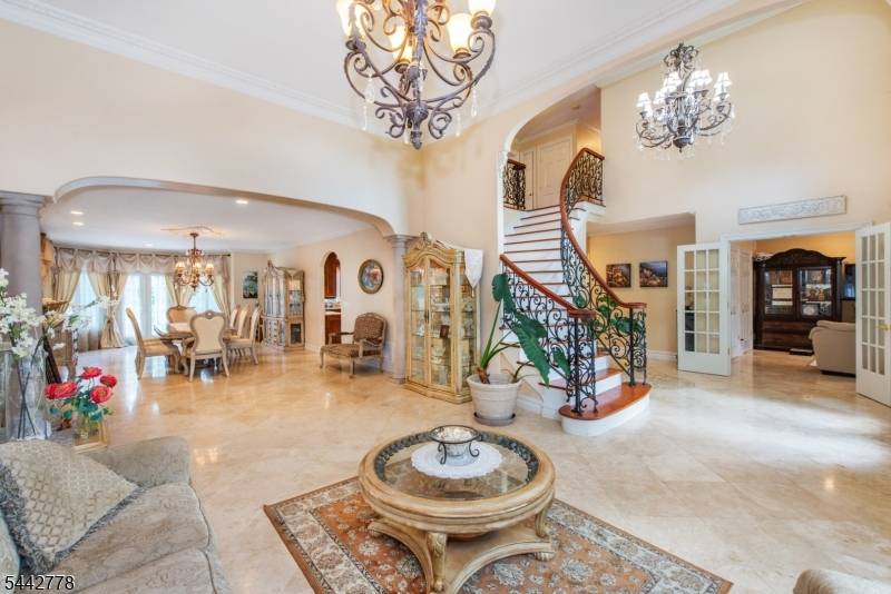 16A Cheri Ln, Fairfield Twp., NJ 07004