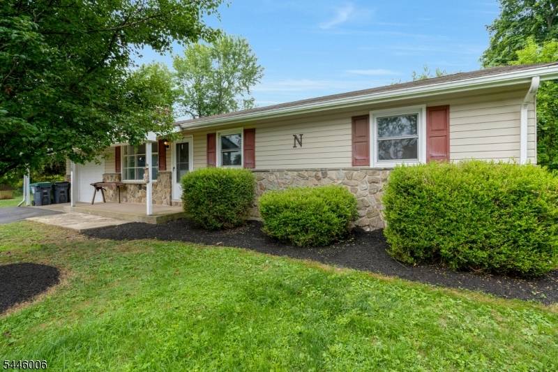 209 Spring Garden Rd, Holland Twp., NJ 08848
