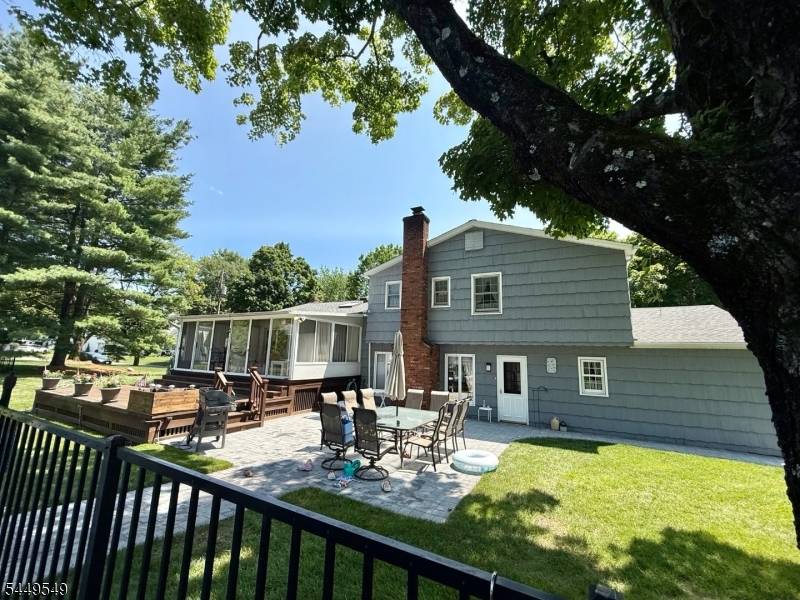 8 Byron Ct, Allendale Boro, NJ 07401
