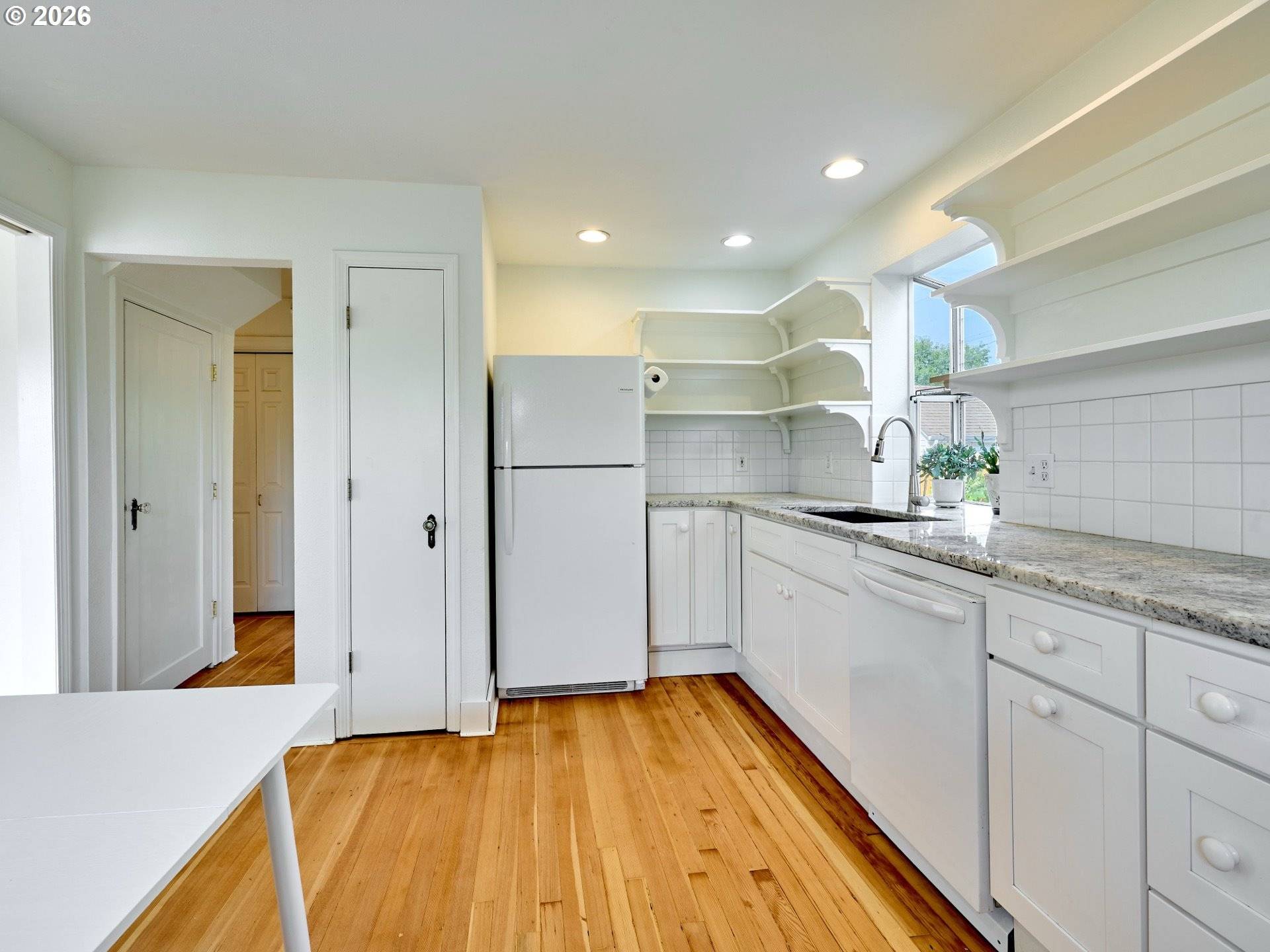 112 NW 3RD AVE, Canby, OR 97013