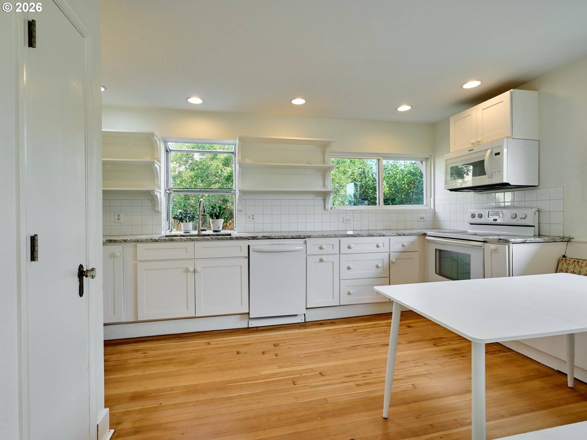 112 NW 3RD AVE, Canby, OR 97013