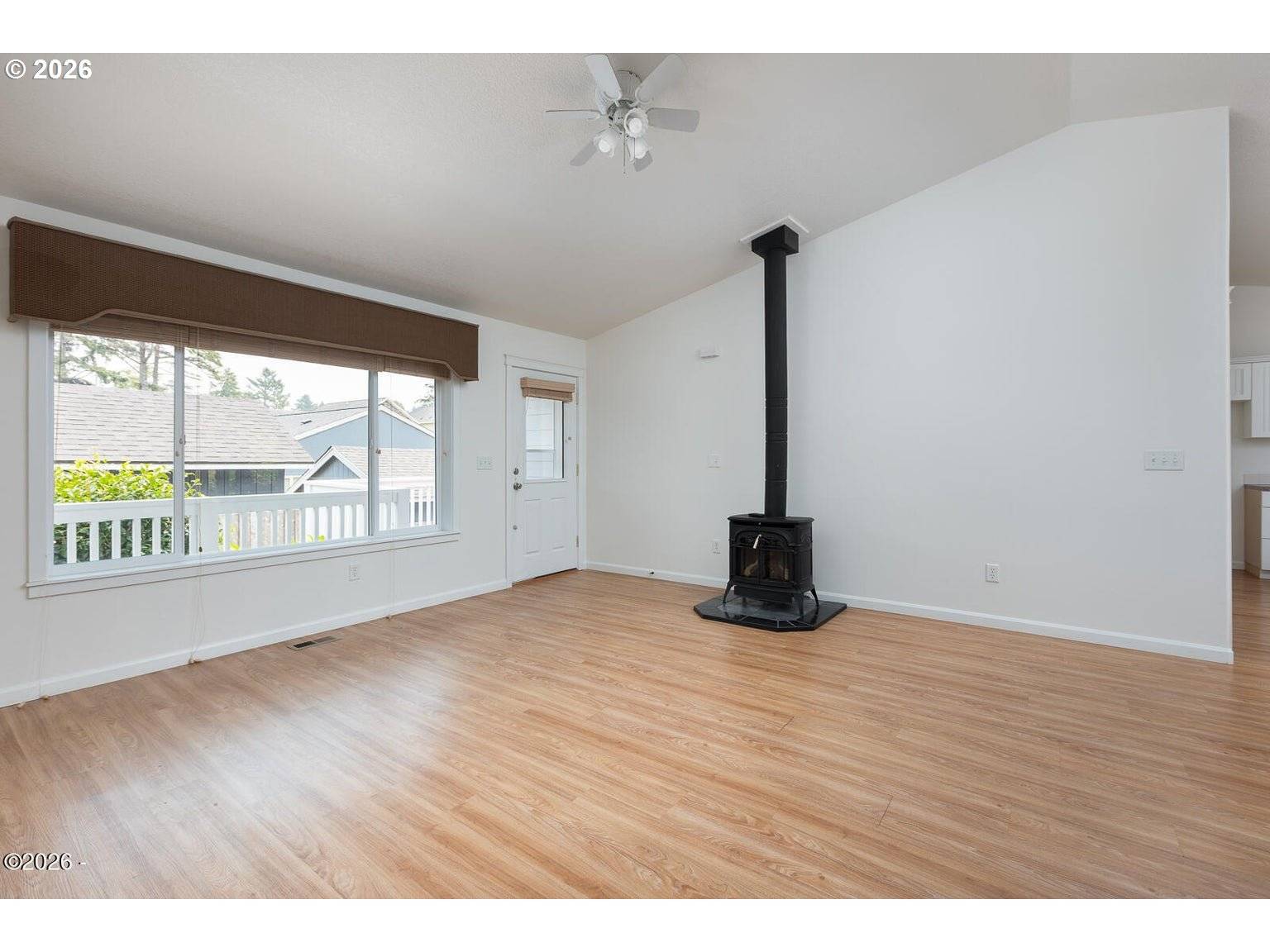 539 SE NEPTUNE AVE, Lincoln City, OR 97367