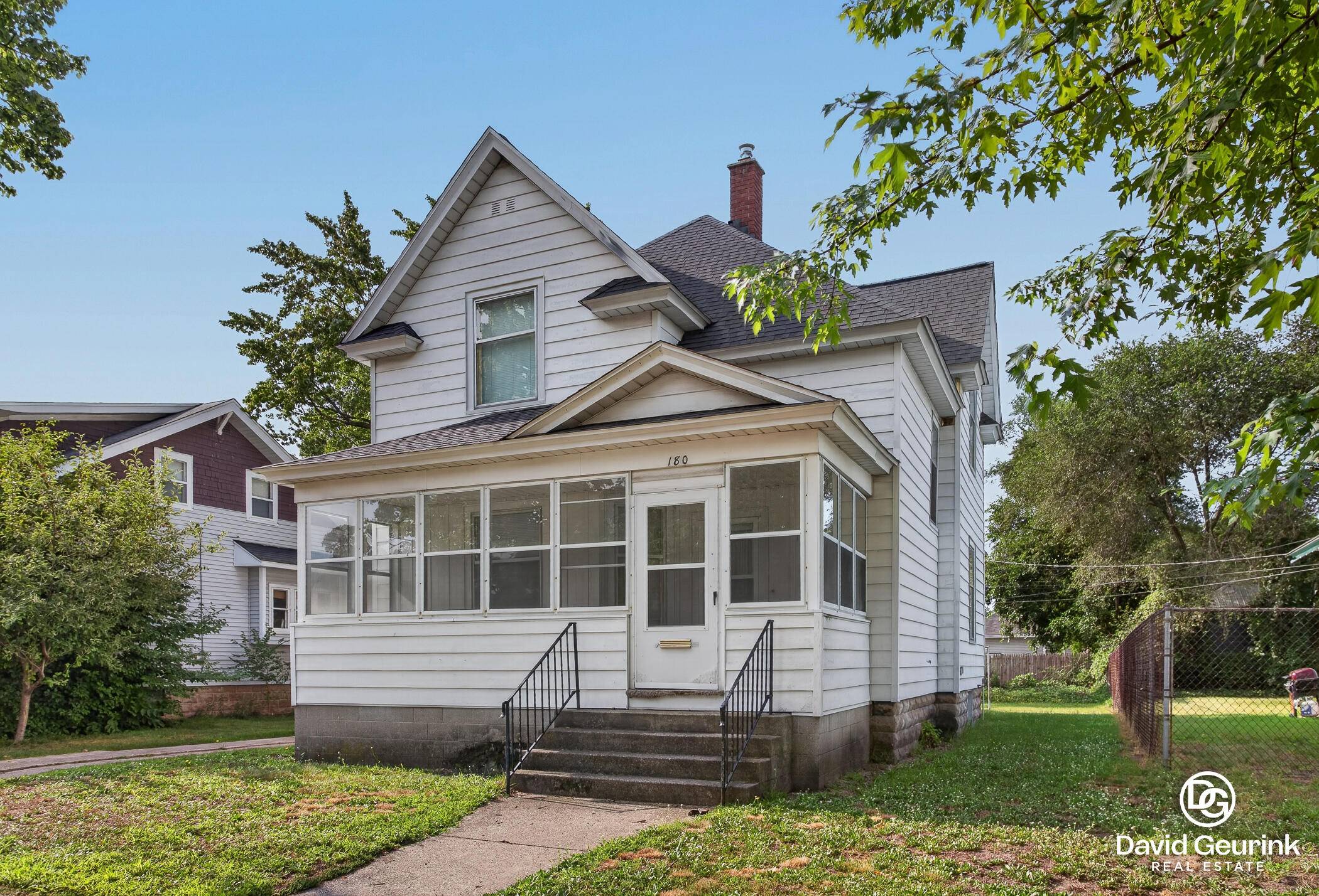 180 W 18th ST, Holland City, MI 49423