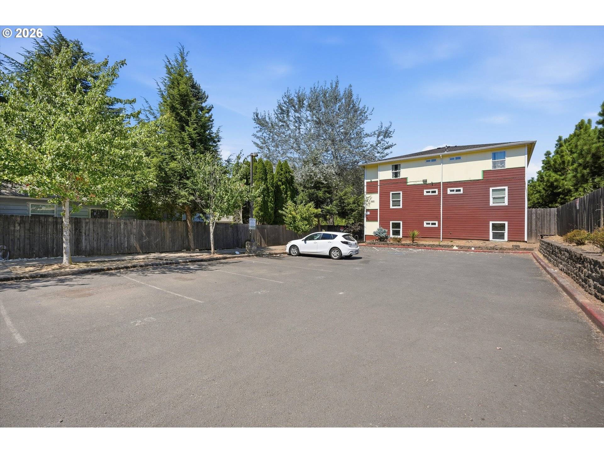 9251 SE Clinton #306, Portland, OR 97266