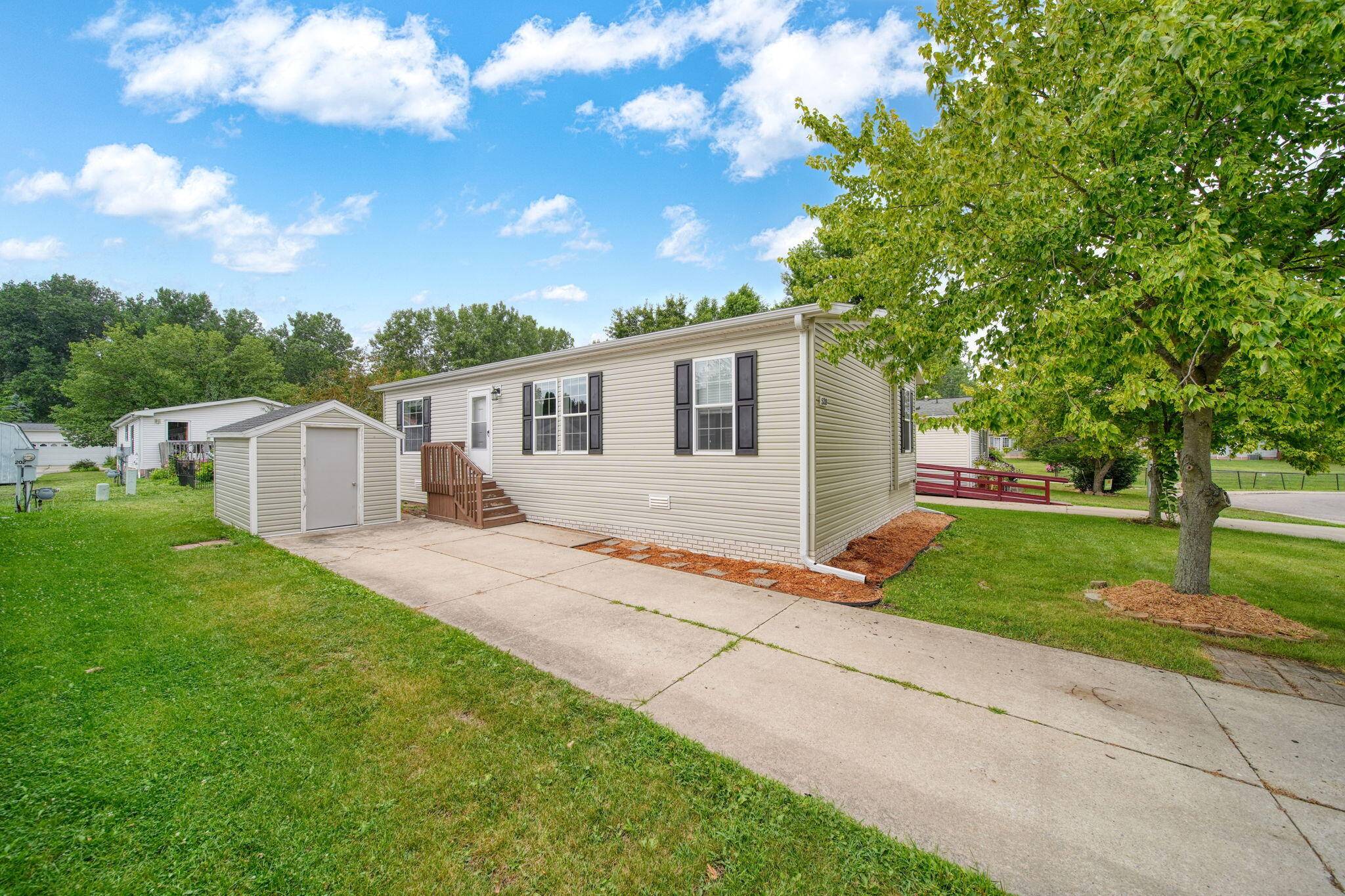 520 Missouri River CT, Adrian City, MI 49221