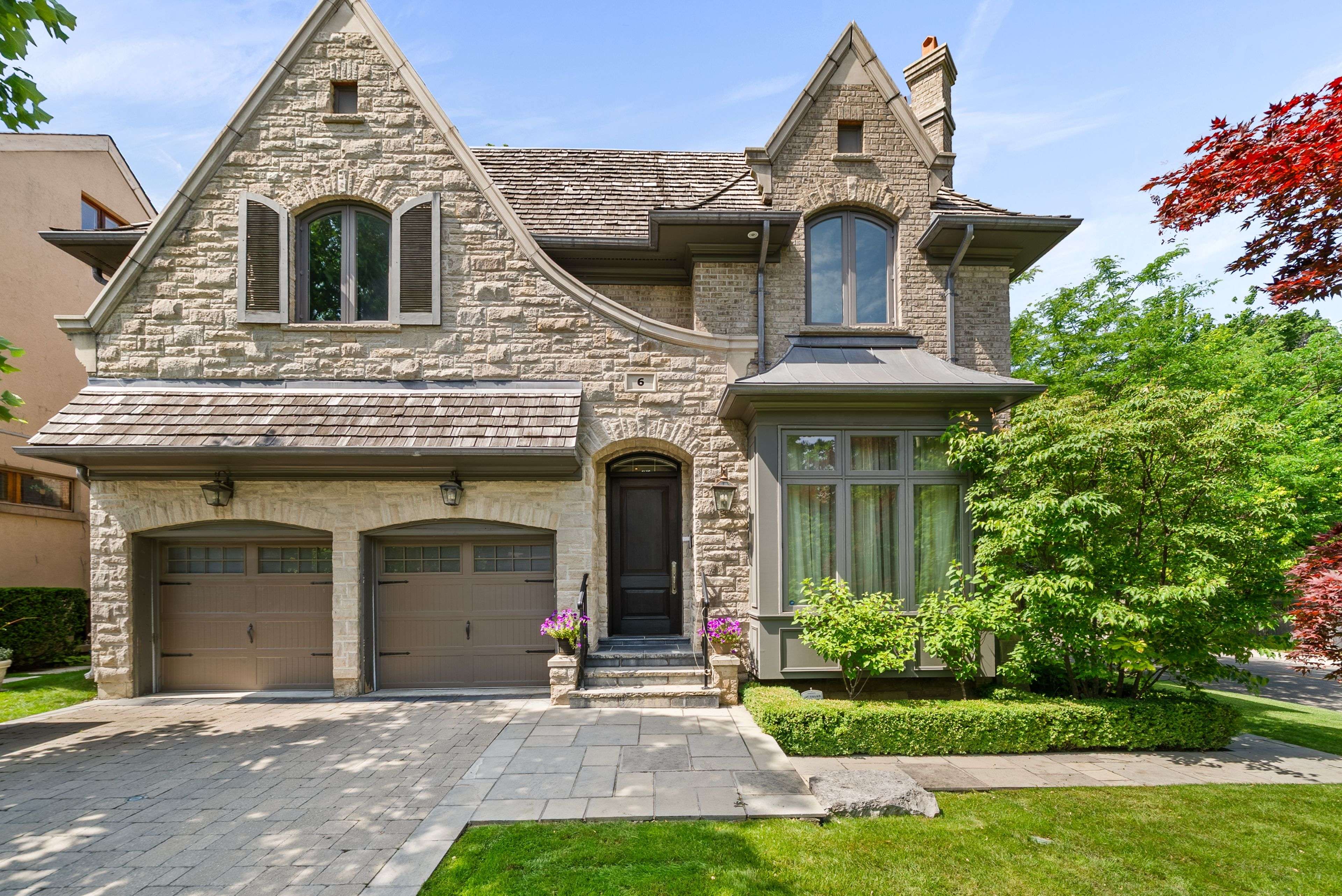 6 Vesta DR, Toronto C03, ON M5P 2Z3