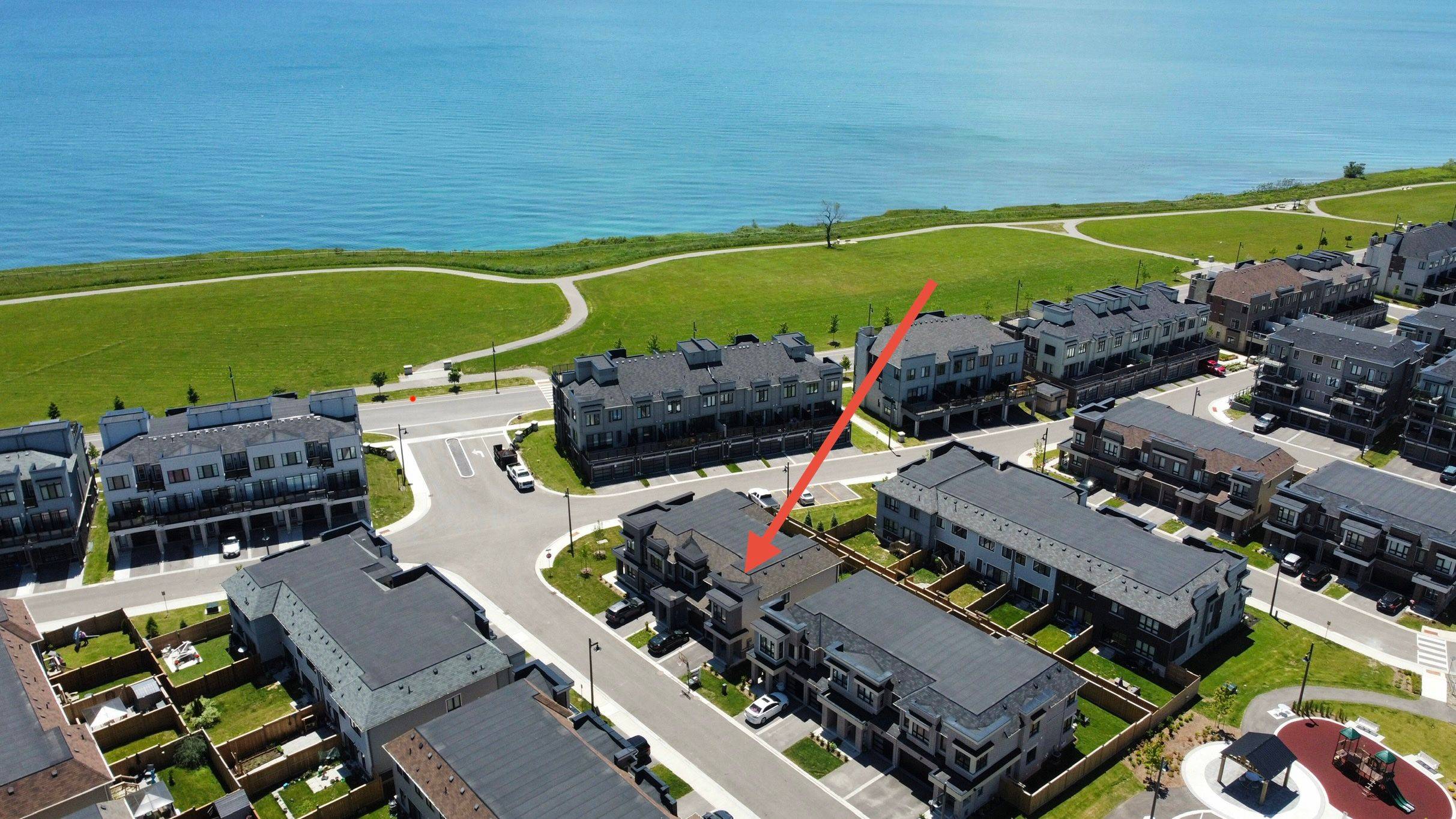 30 Caspian SQ, Clarington, ON L1C 7G3