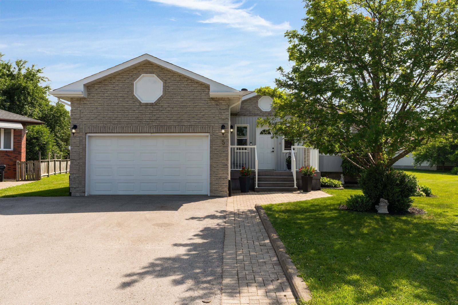 5 Allan CT, Springwater, ON L0L 1P0