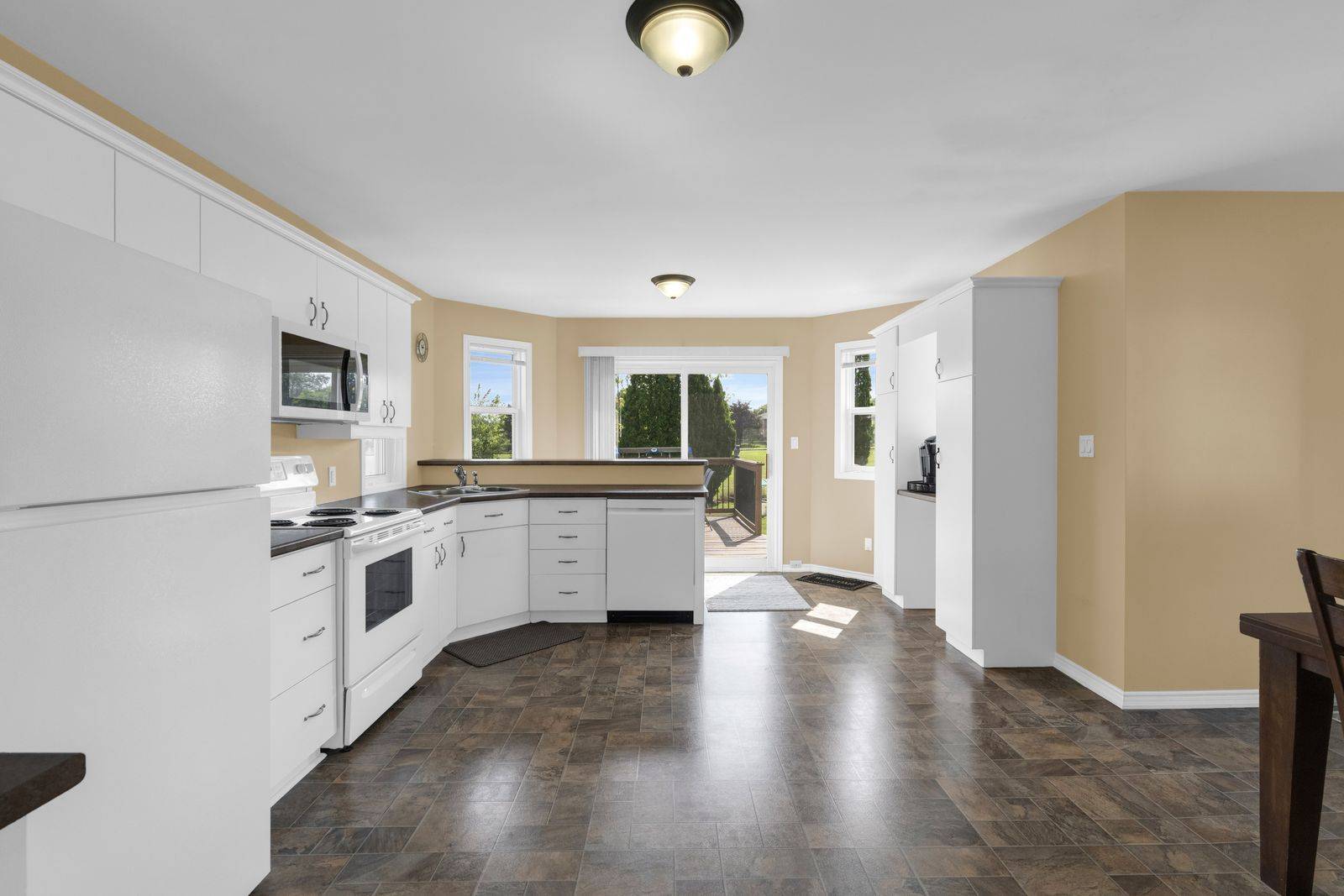 5 Allan CT, Springwater, ON L0L 1P0