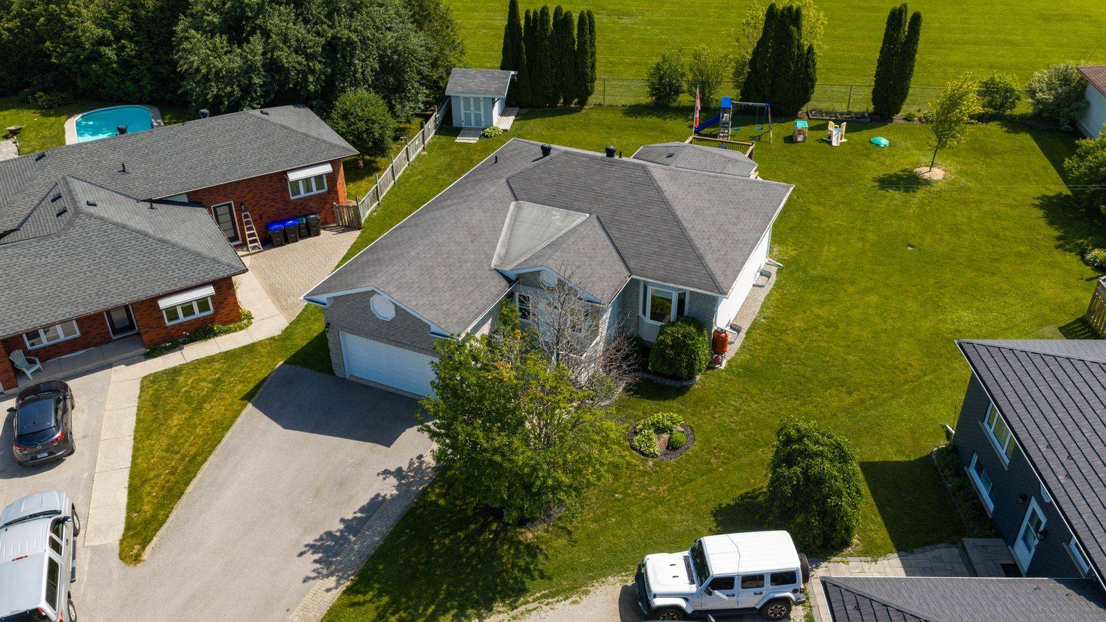 5 Allan CT, Springwater, ON L0L 1P0