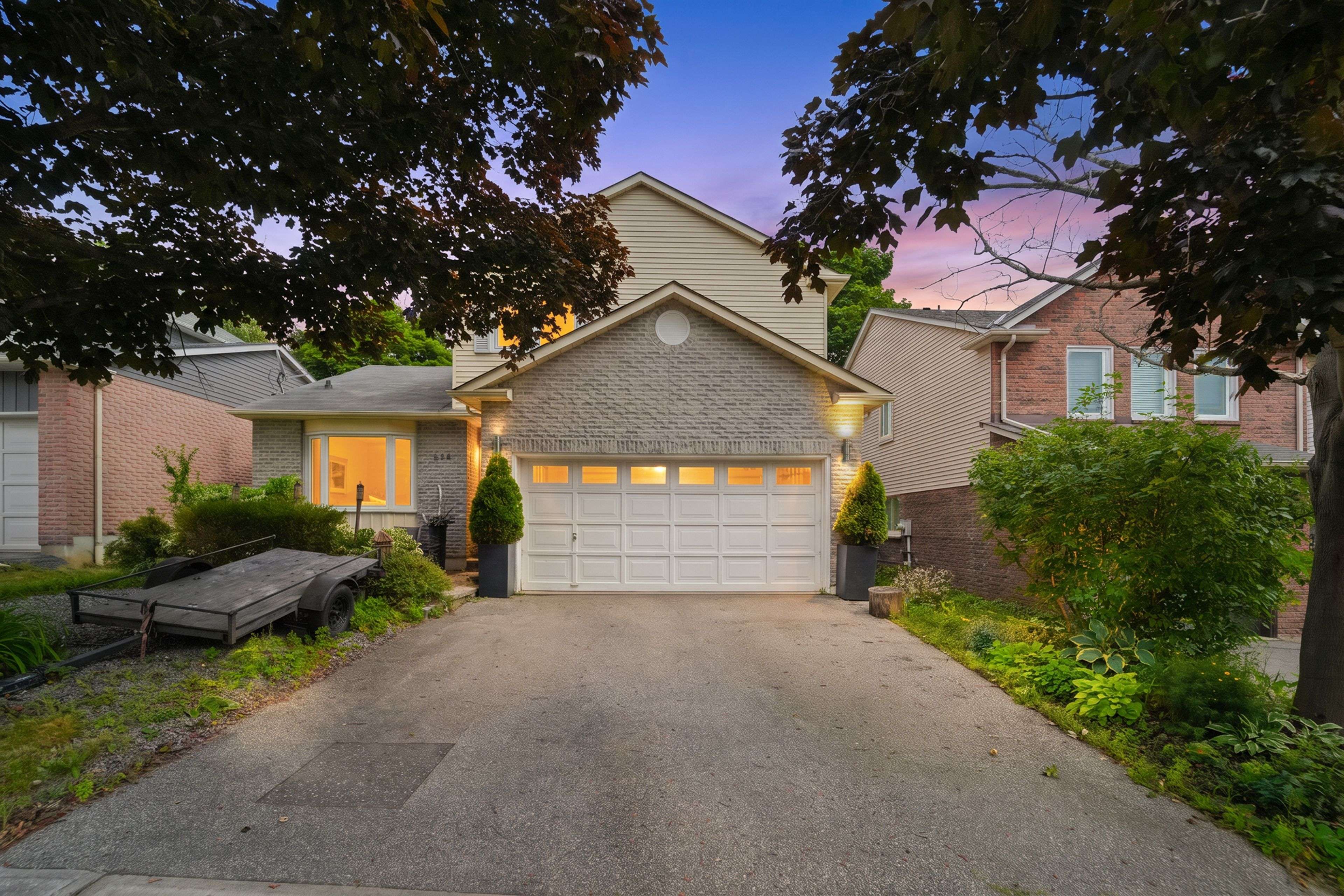 644 Sweetwater PL, Mississauga, ON L5H 3Y8