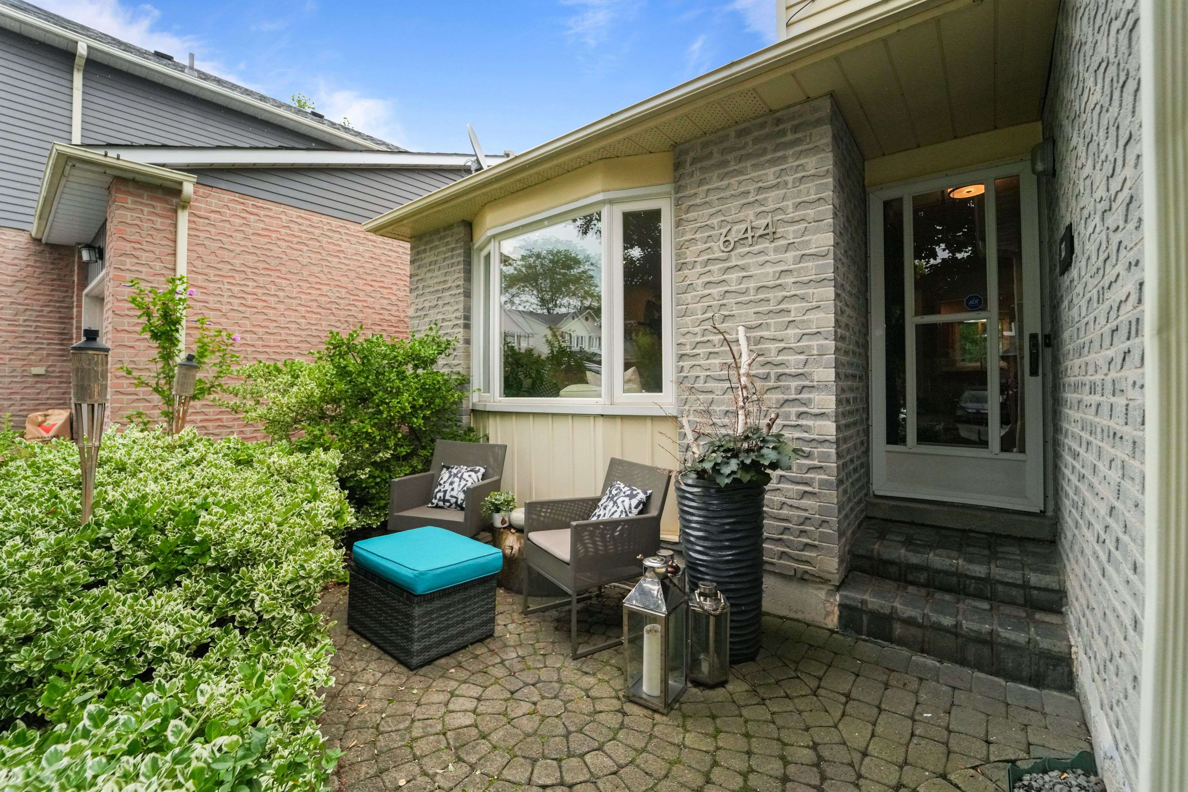 644 Sweetwater PL, Mississauga, ON L5H 3Y8
