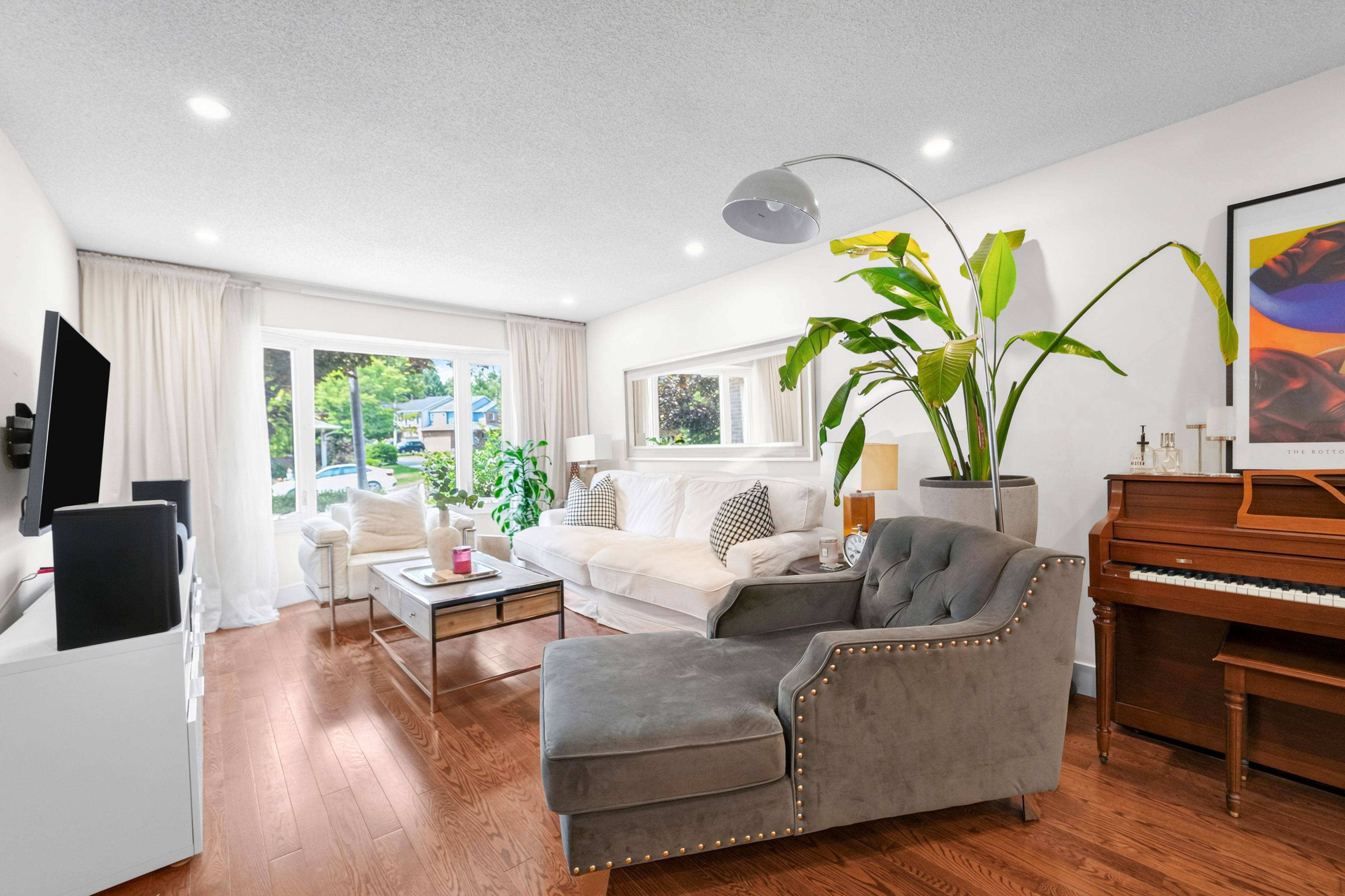 644 Sweetwater PL, Mississauga, ON L5H 3Y8