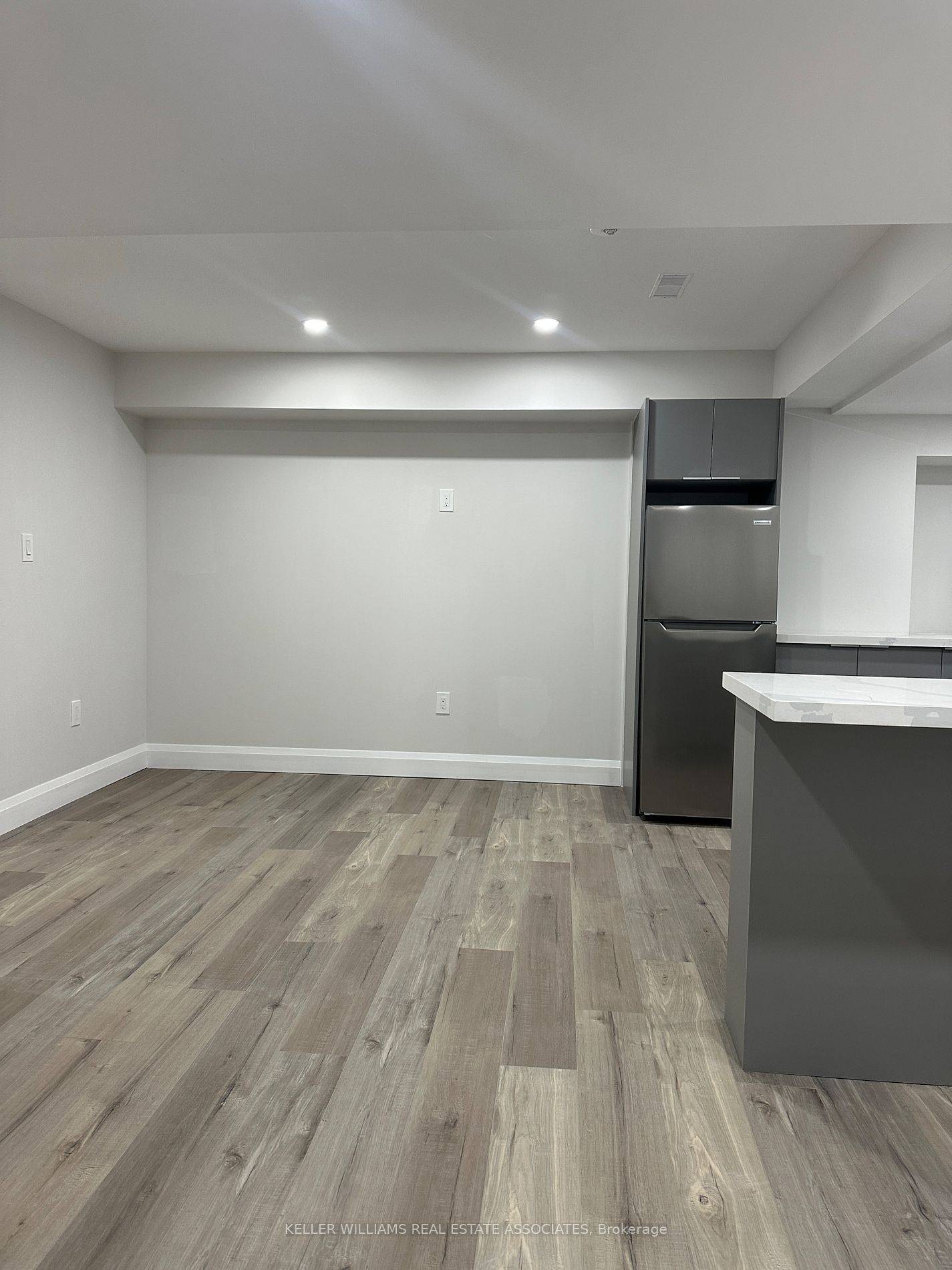 24 Hubbell RD, Brampton, ON L6Y 2A5