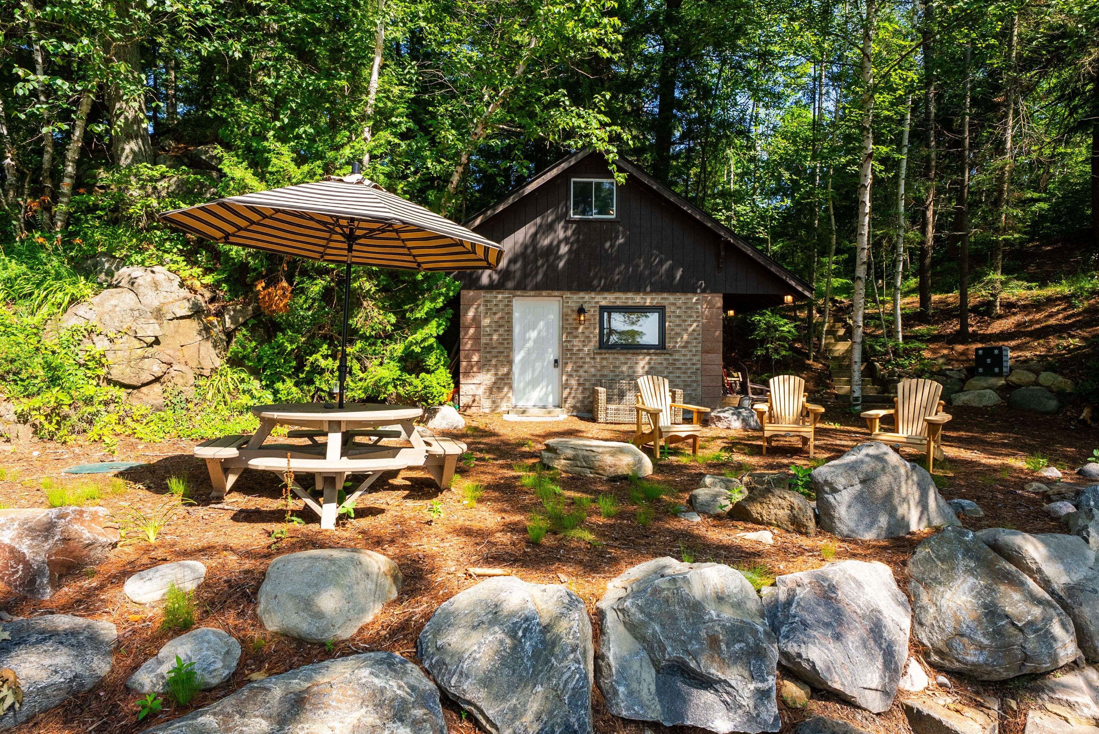 1023 McCabe RD, Lake Of Bays, ON P0B 1A0