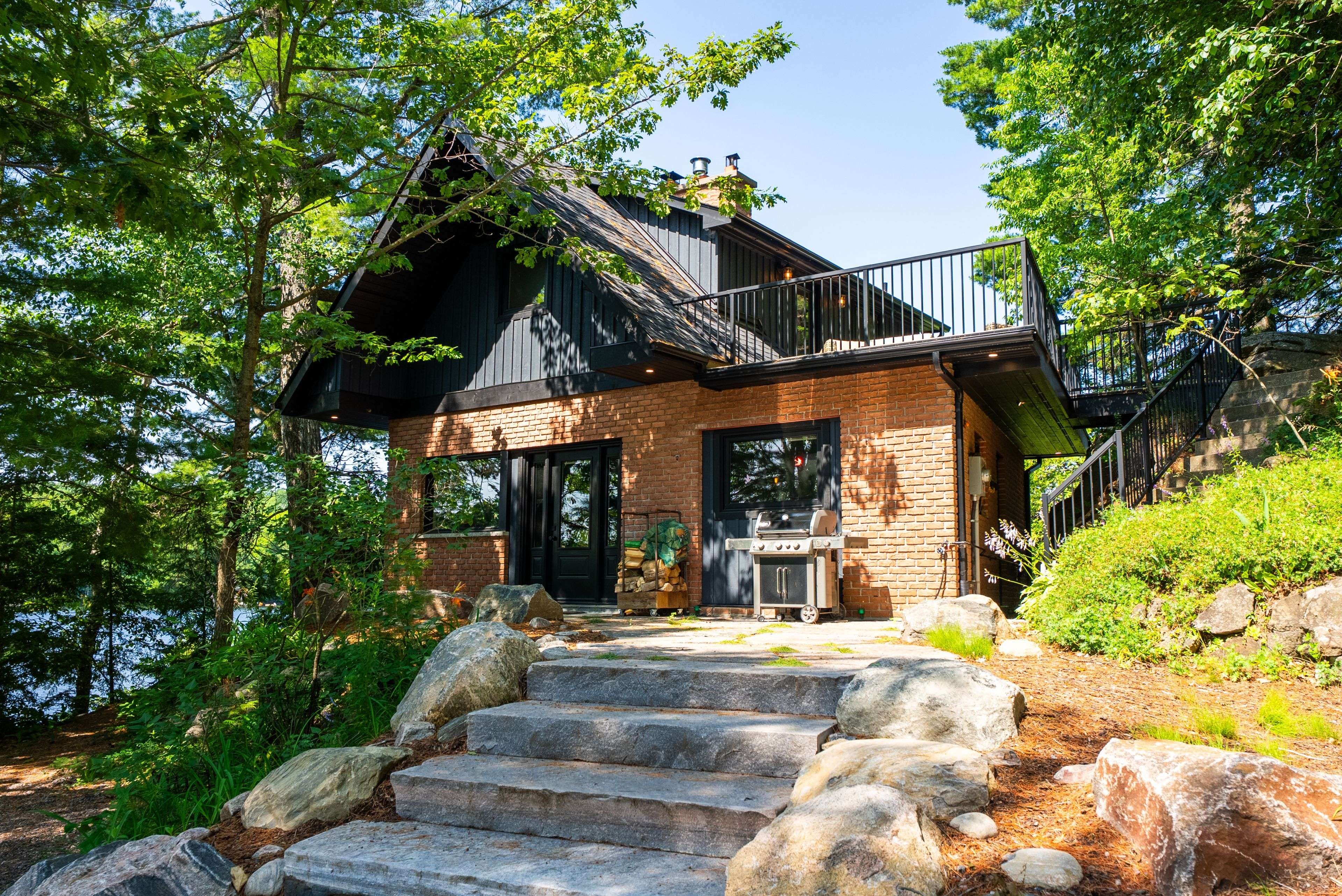1023 McCabe RD, Lake Of Bays, ON P0B 1A0
