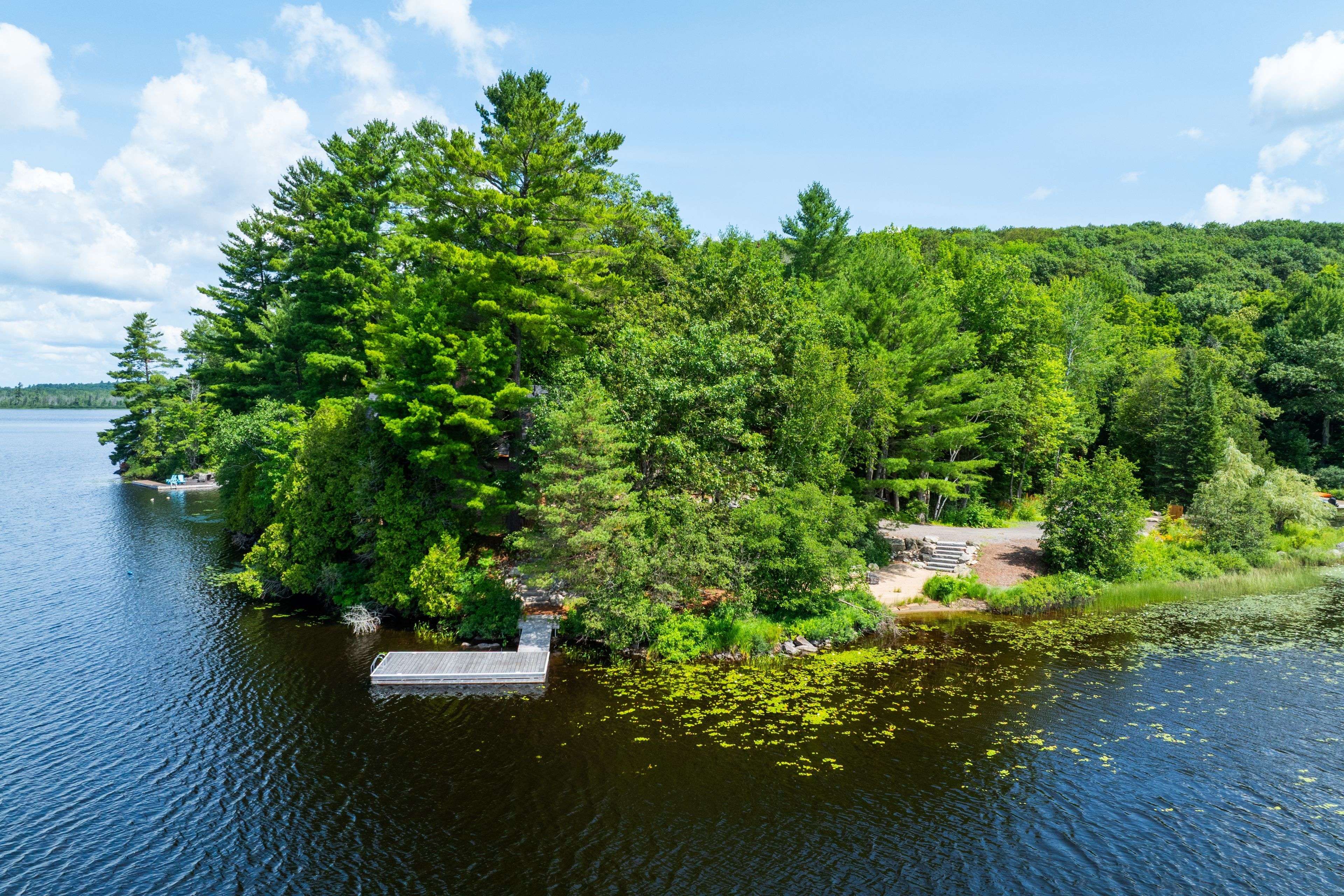 1023 McCabe RD, Lake Of Bays, ON P0B 1A0