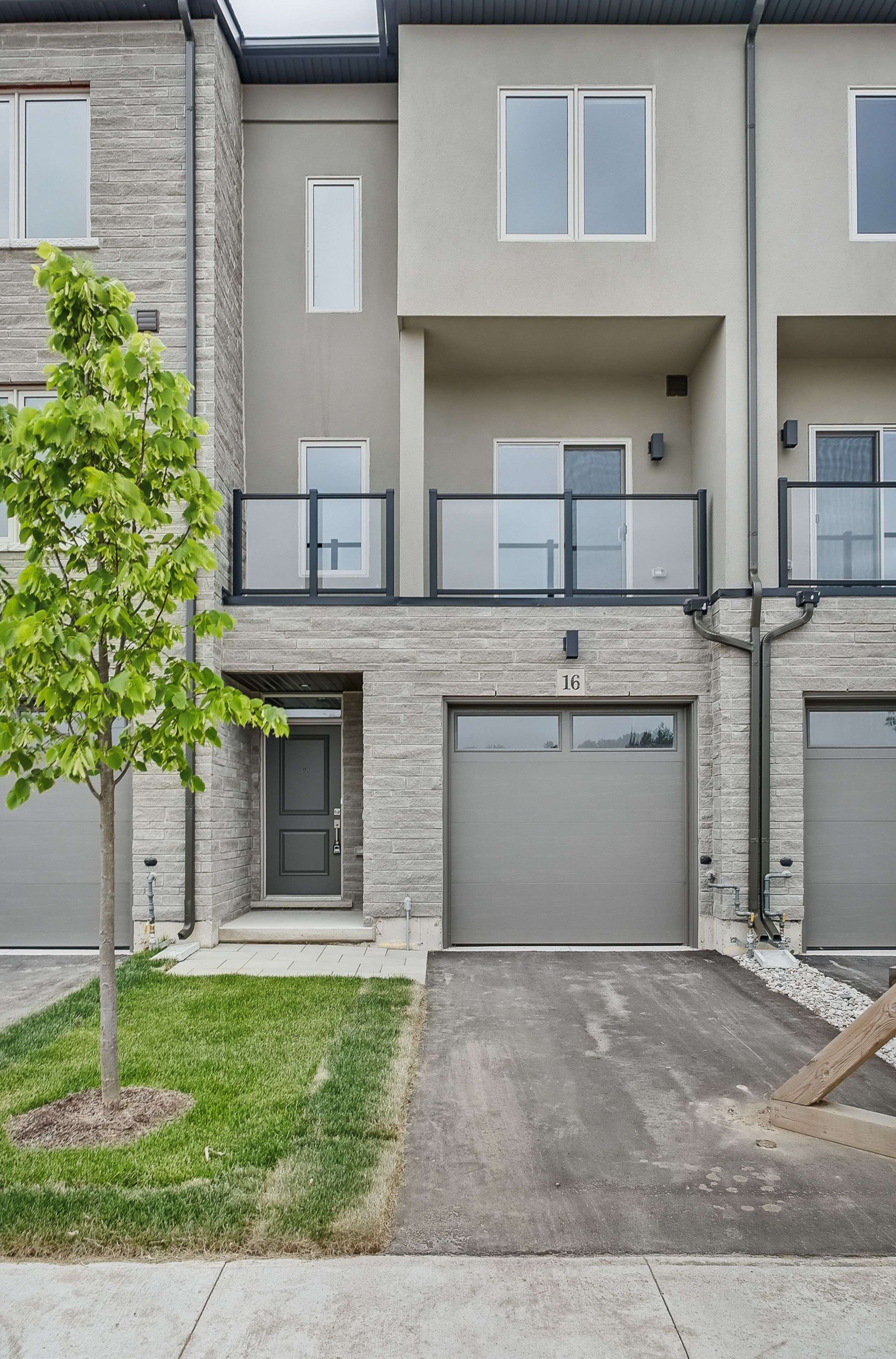16 CLEAR VALLEY LN, Hamilton, ON L0R 1W0